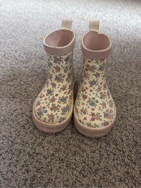 H&M Cream Floral Kids Rain Boots with Pink Trim